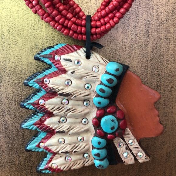 Native American Chief gorgeous necklace with coral colored beads & chief profile - Picture 2 of 11